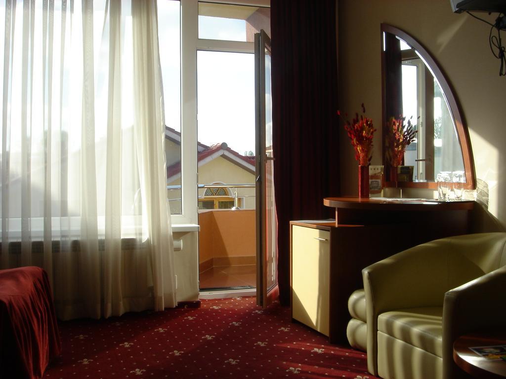 Hotel Kleyn コンスタンツァ エクステリア 写真