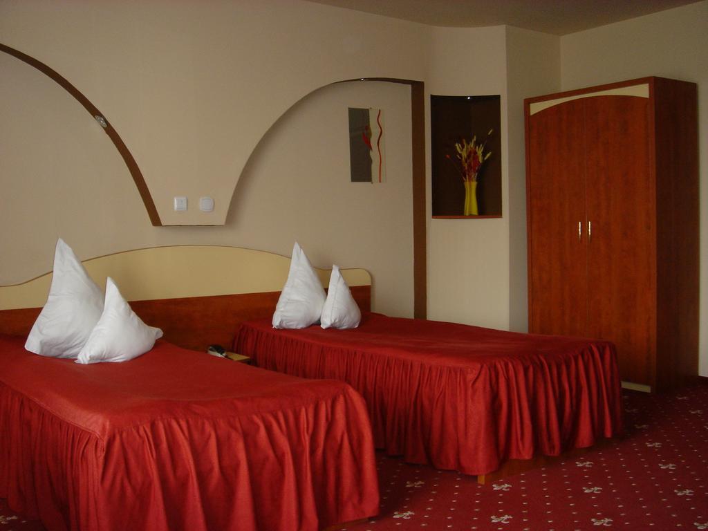 Hotel Kleyn コンスタンツァ エクステリア 写真